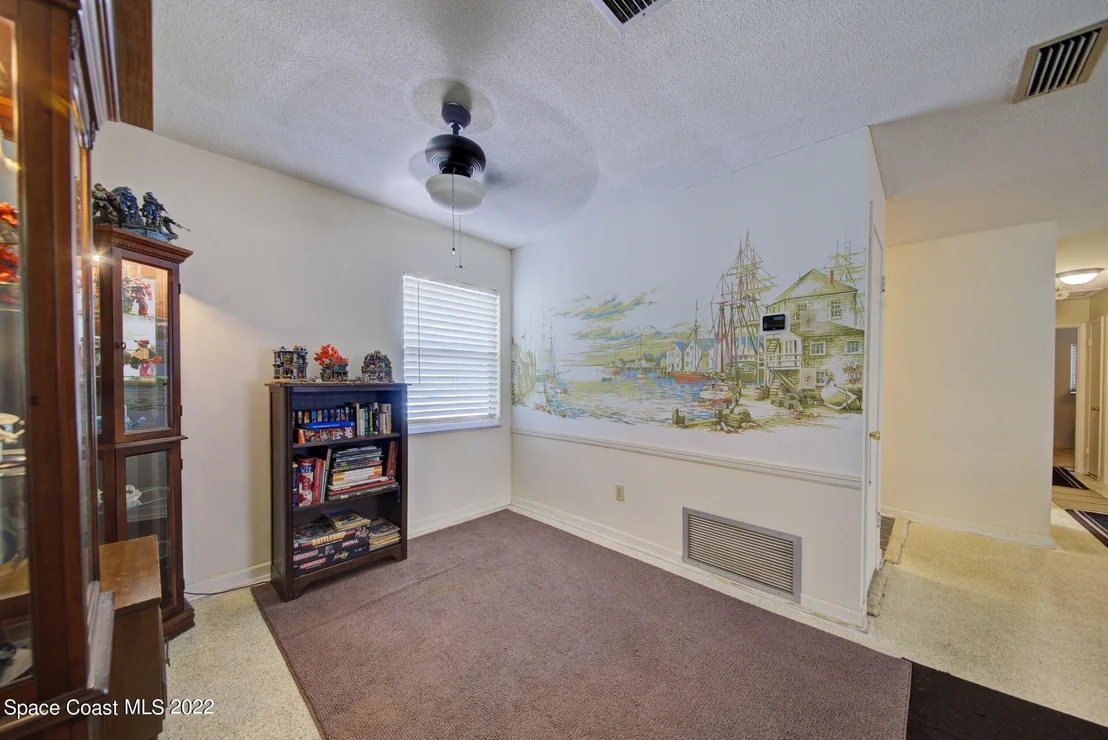 Photo of 1724 Golfview Drive