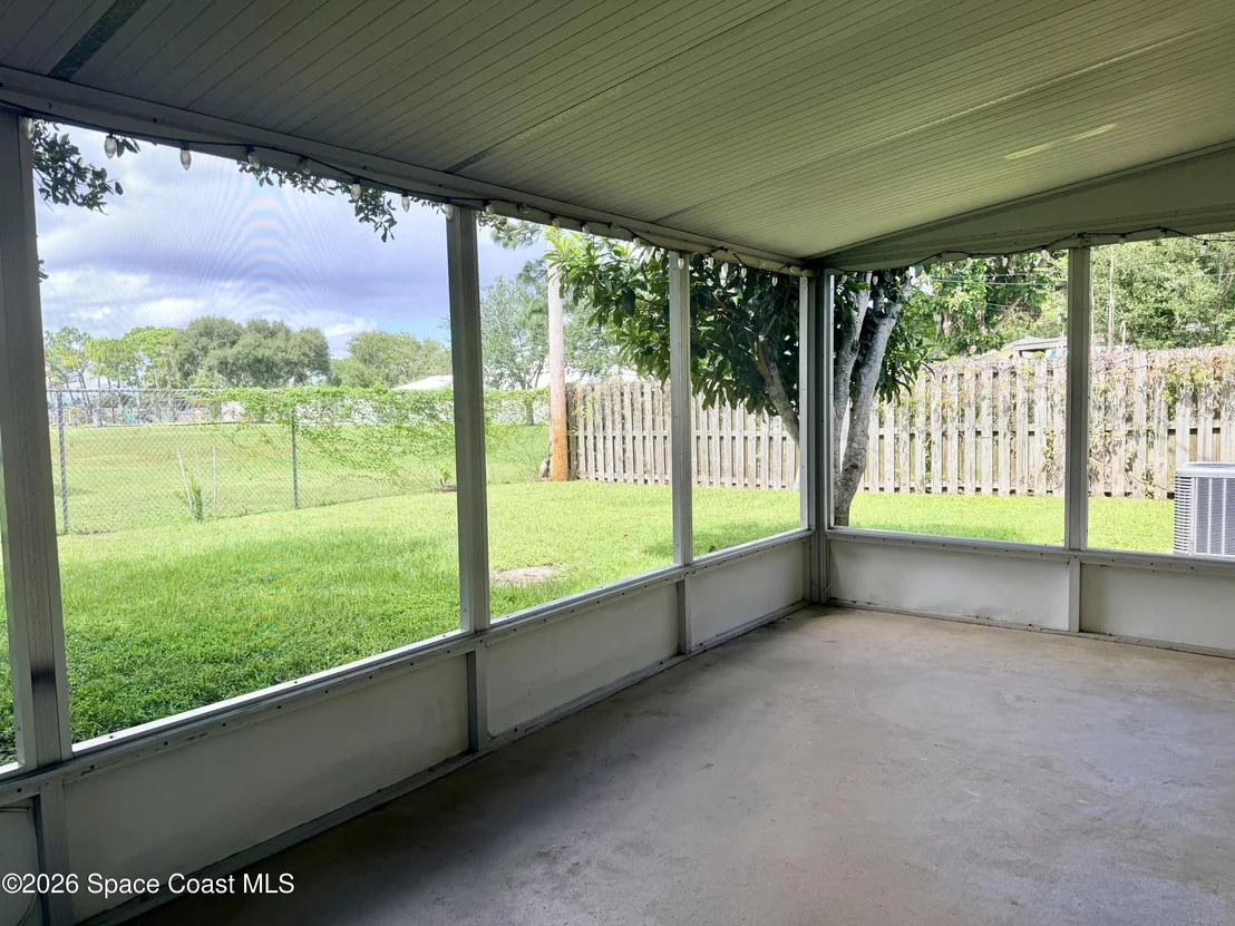 Photo of 550 Comanche Avenue