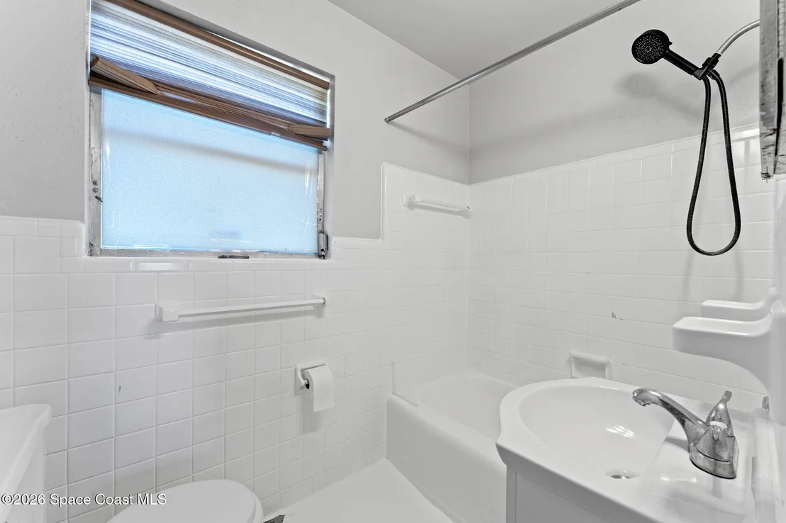 Photo of 1042 Azalea Lane