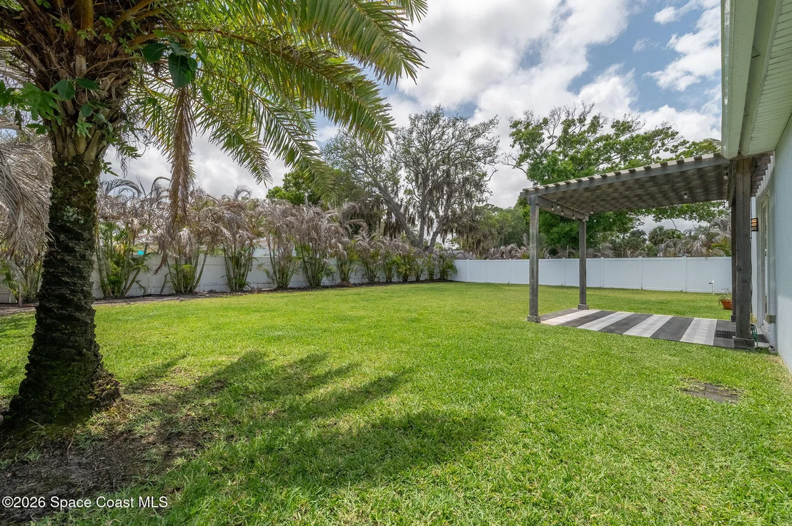 Photo of 2093 Greenway Drive