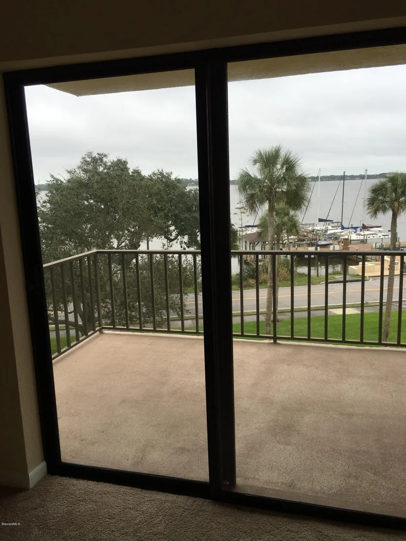 Photo of Unit 403 at 1025 Rockledge Drive