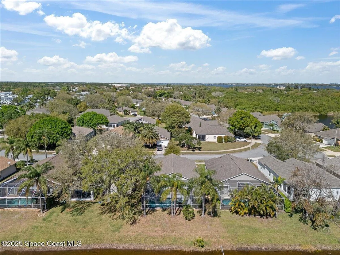 Photo of 883 Villa Drive
