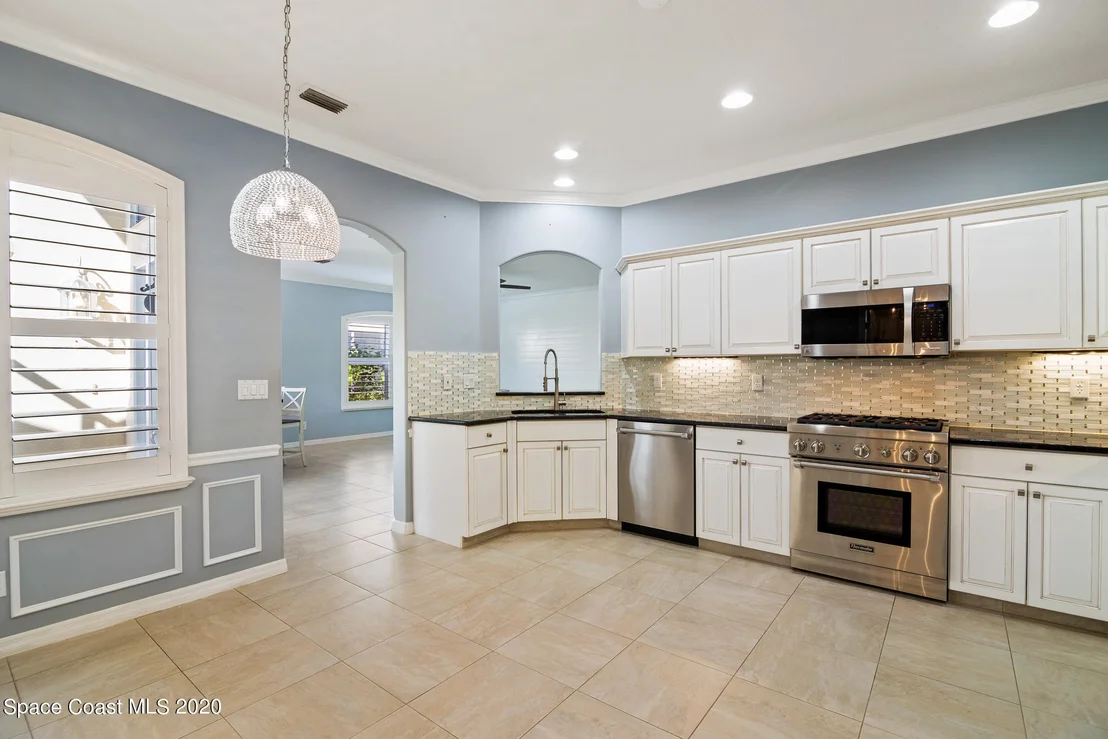 Photo of 1937 Golf Vista Boulevard