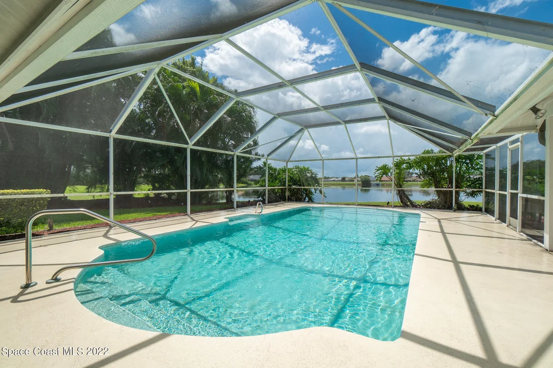 Photo of 686 Rossmoor Circle