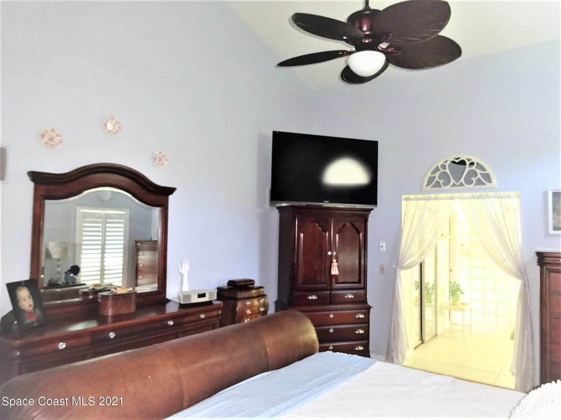 Photo of 941 Pelican Lane