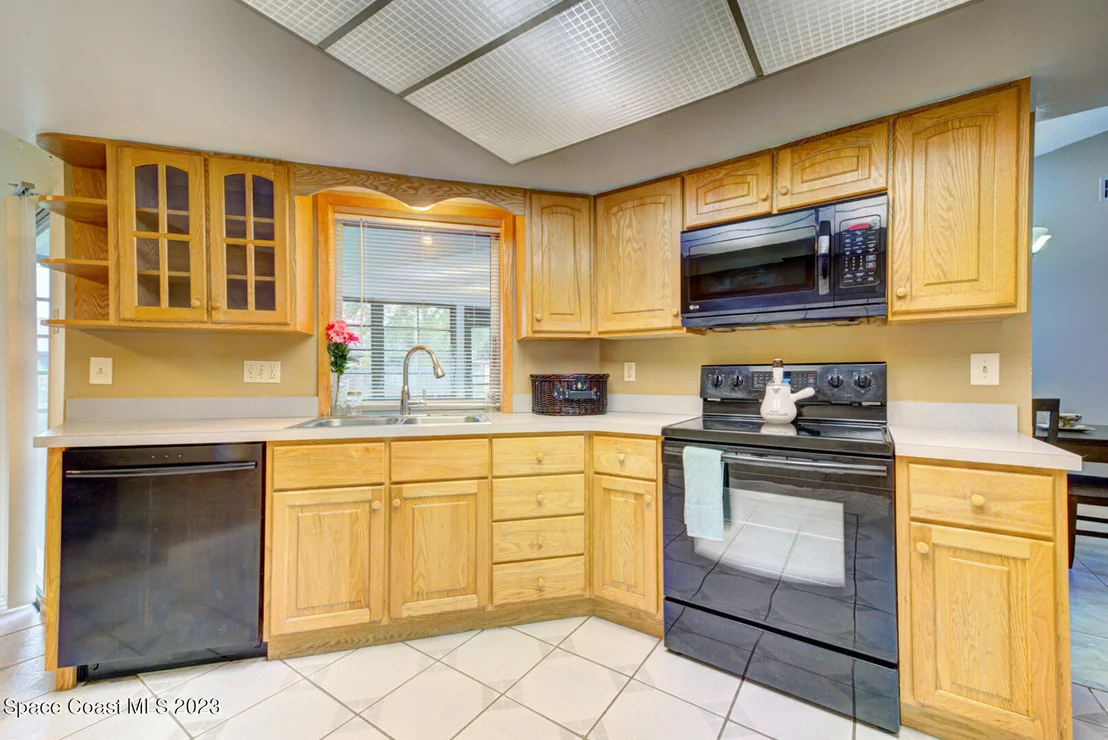 Photo of 1802 Fallon Boulevard NE