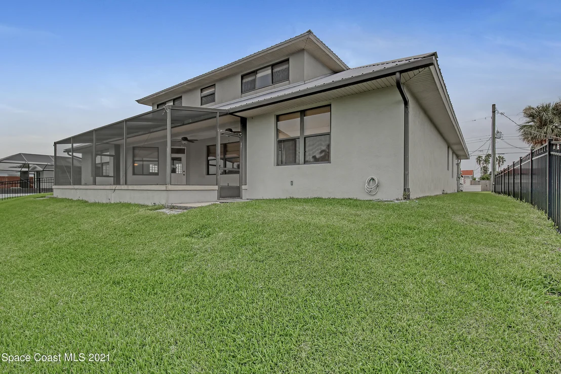 Photo of 457 Cardinal Drive