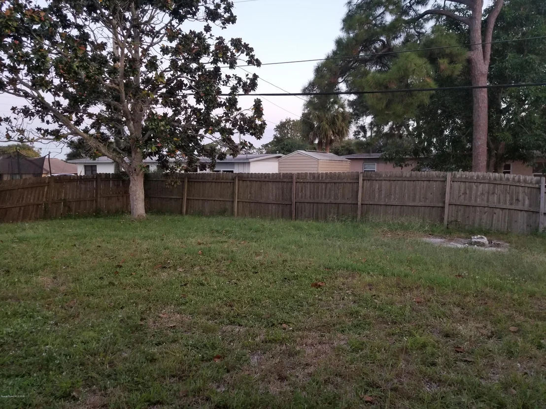 Photo of 1043 Myrtle Lane