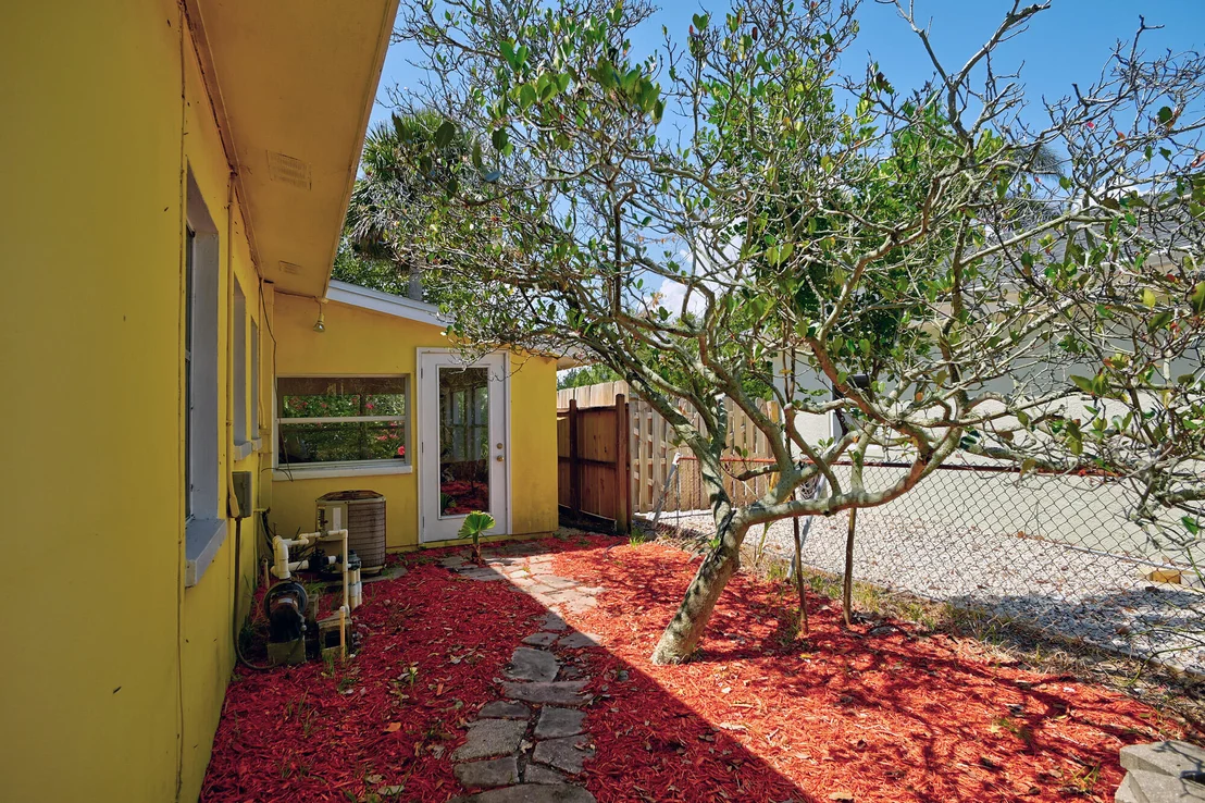 Photo of 218 6th Avenue