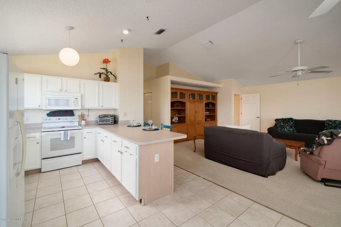 Photo of 2517 Pineapple Avenue