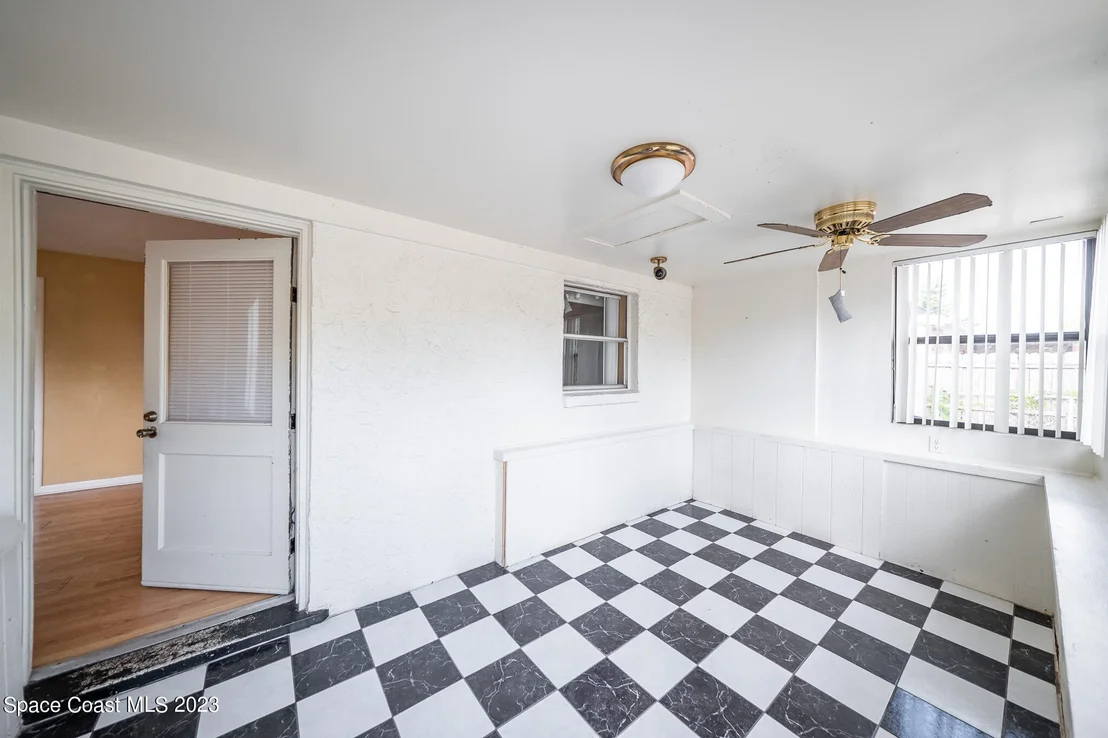 Photo of 1541 Mac Arthur Lane