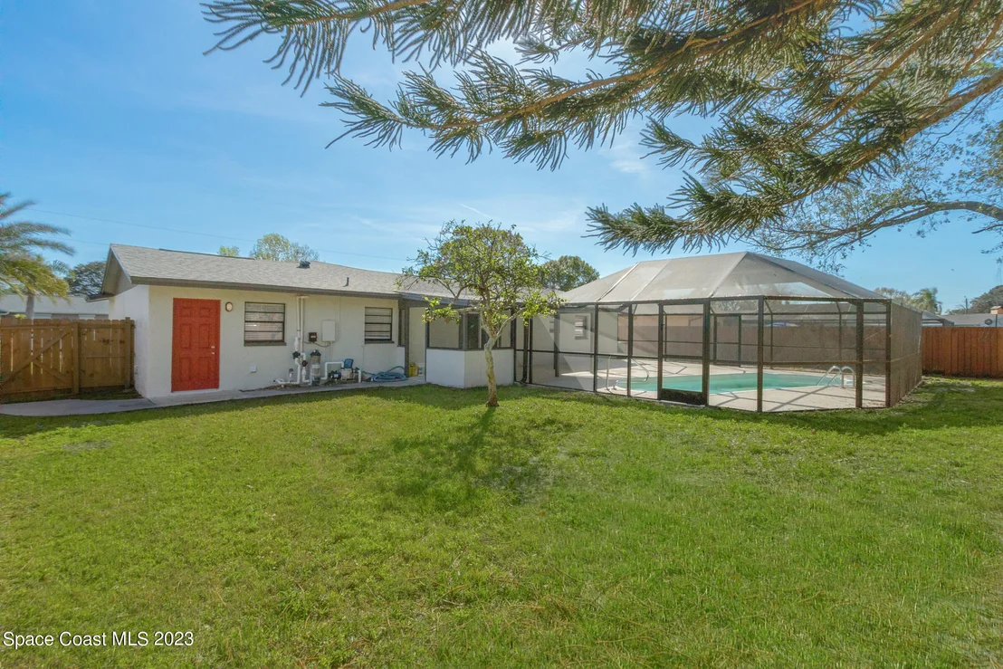 Photo of 965 Bridle Lane