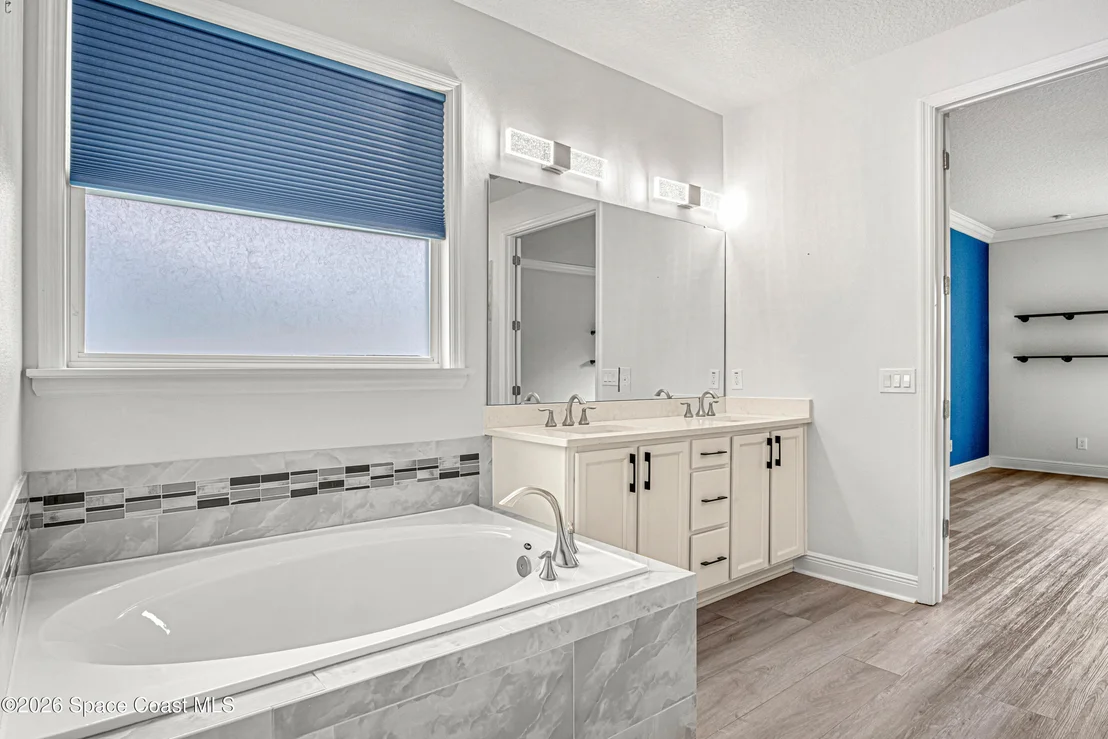 Photo of 1772 Killian Drive NE
