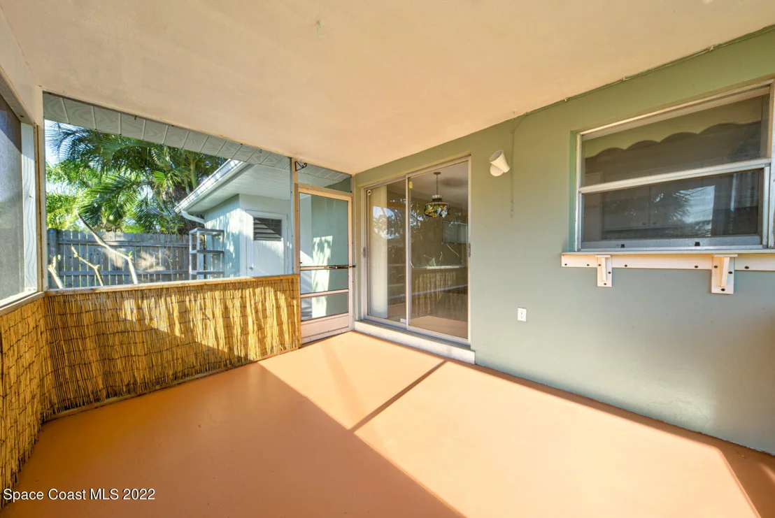Photo of 1121 Daytona Drive NE