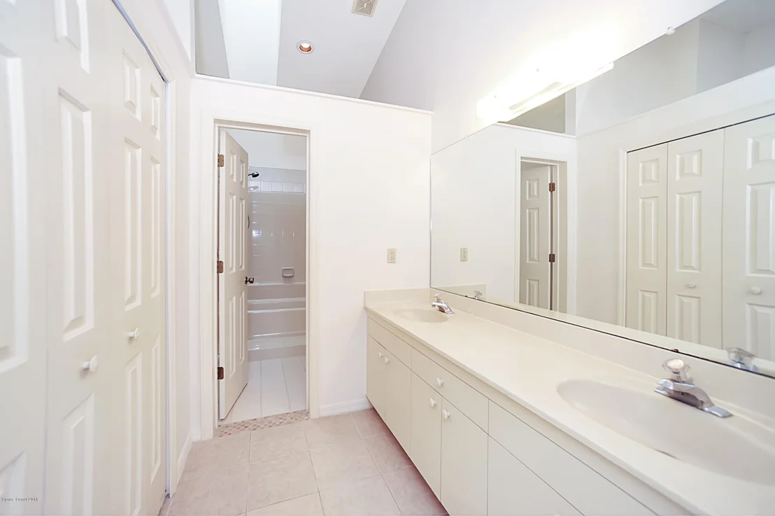 Photo of Unit 1908 at 1908 Parkside Place