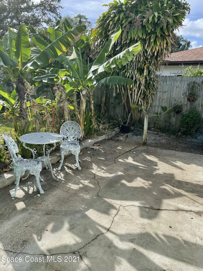 Photo of 1631 Old Colonial Way