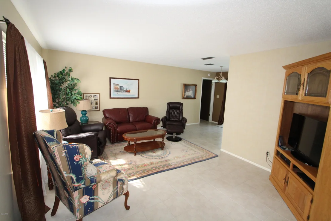 Photo of 2700 FOREST Drive