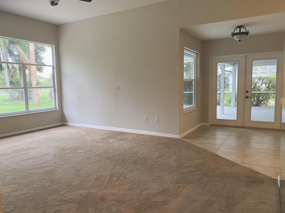 Photo of 1191 Meadowbrook Road NE