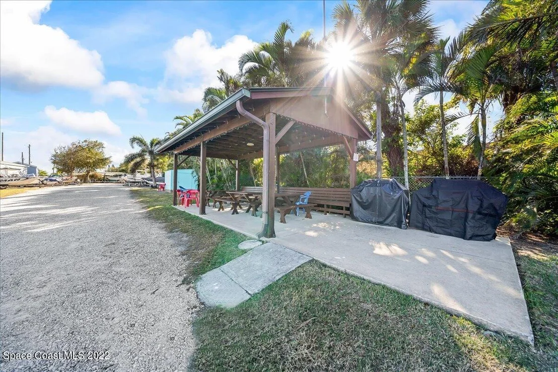Photo of 3061 Indian River Drive NE