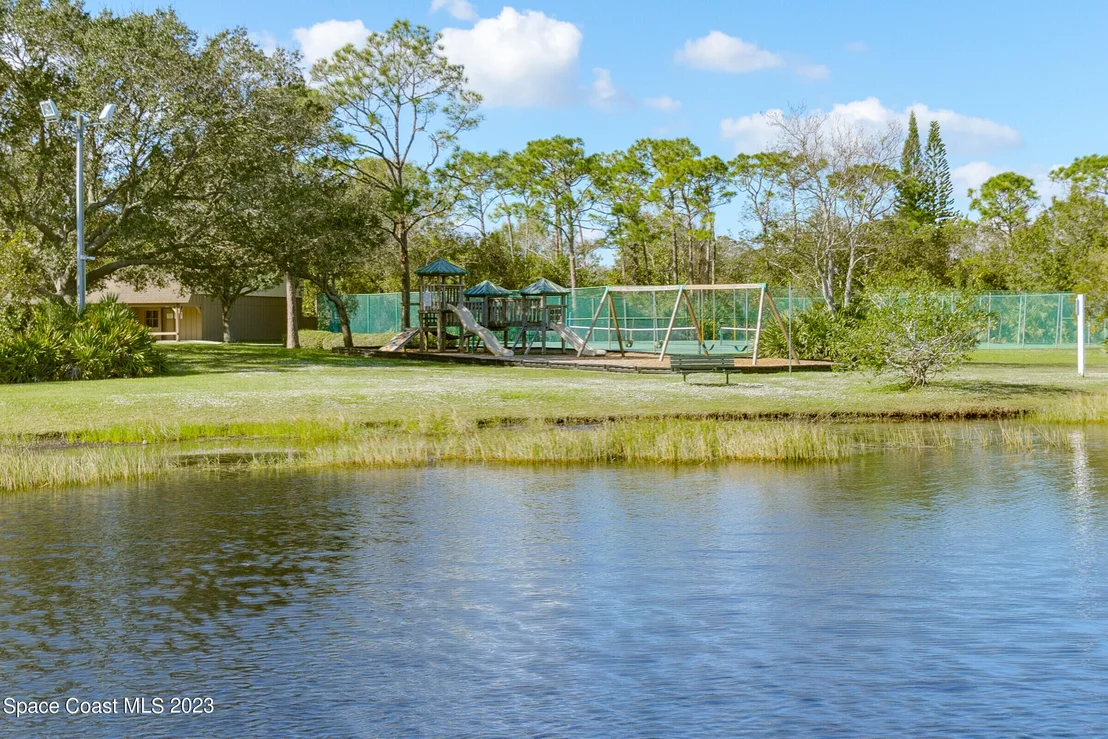 Photo of 4363 Long Lake Road