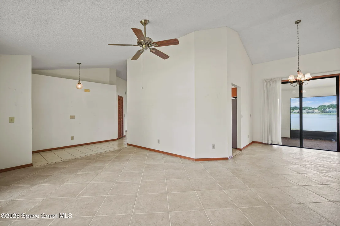 Photo of 1246 Lakeview Drive