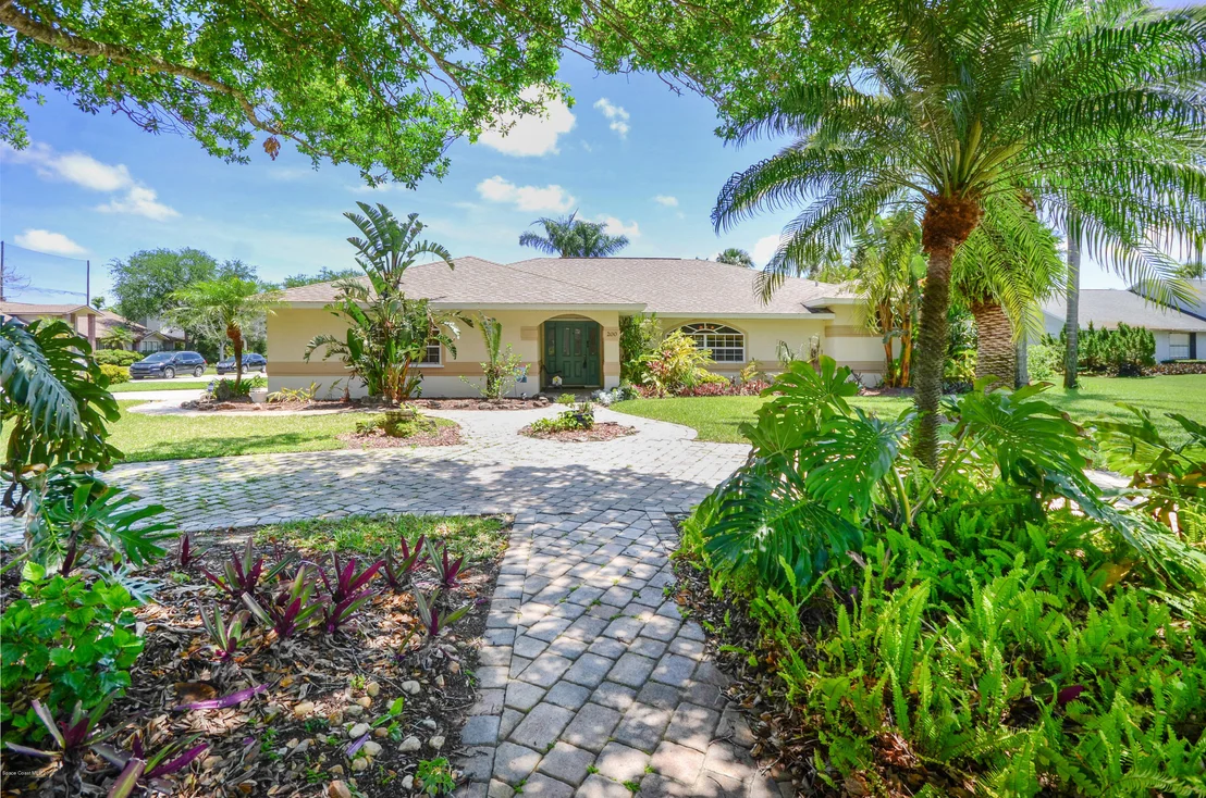 Photo of 200 River Road Circle