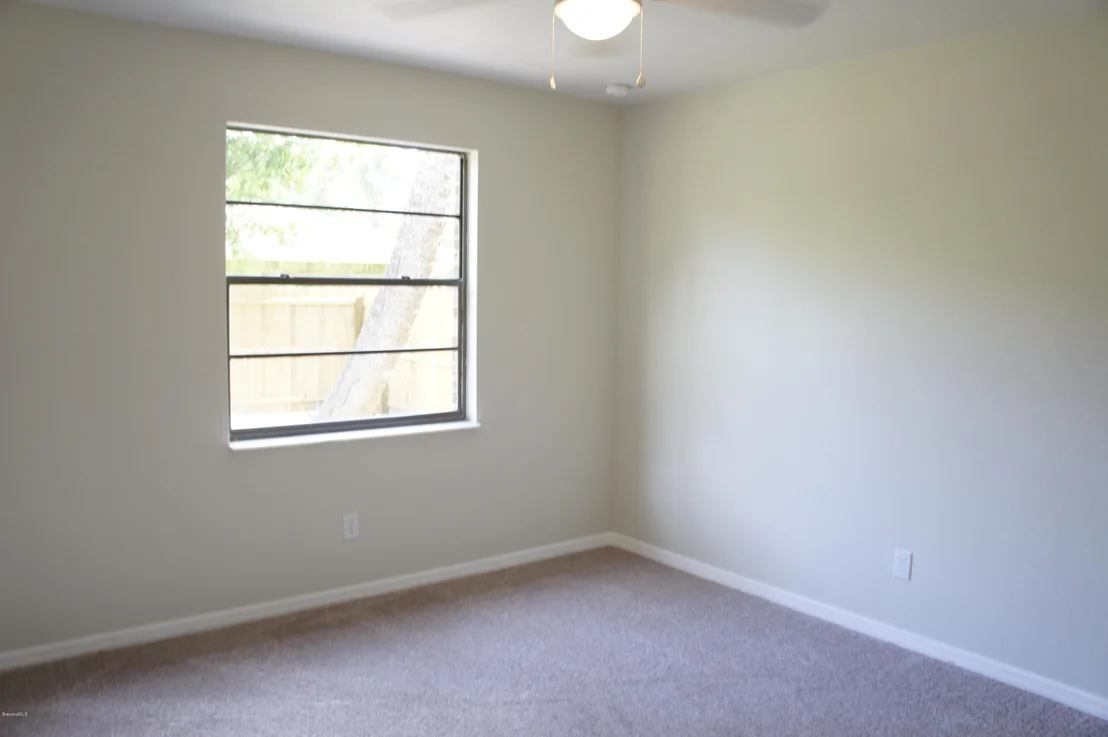 Photo of 1833 Oakwood