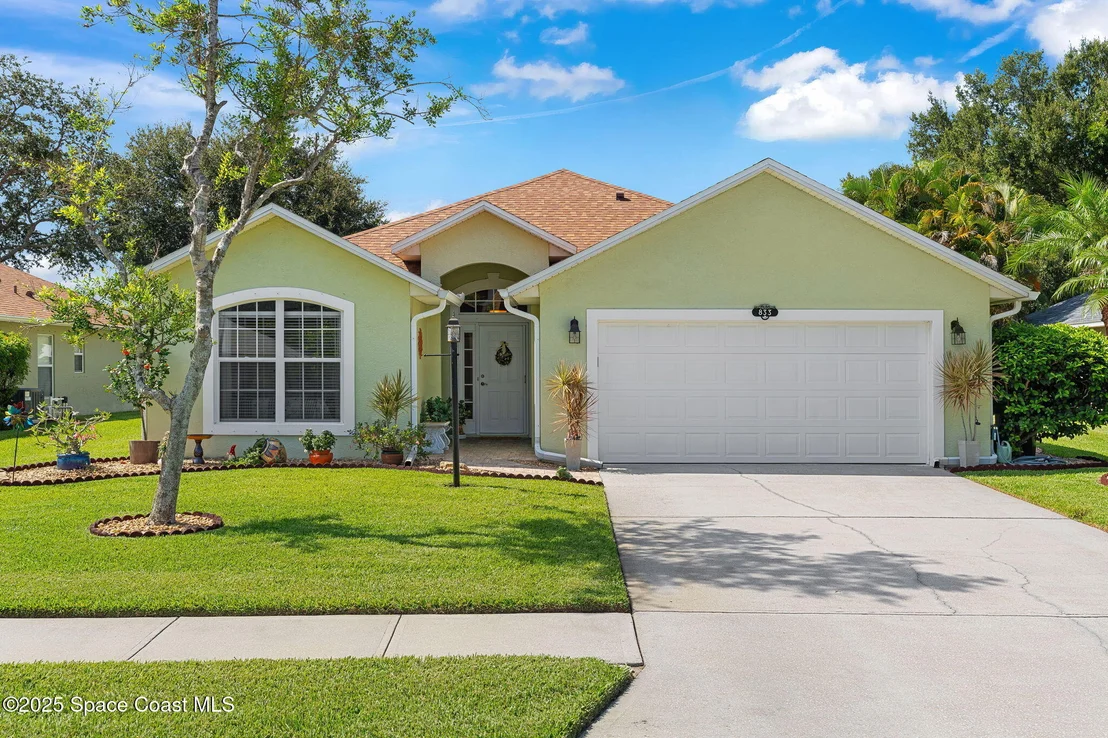 Photo of 833 Tavernier Circle NE