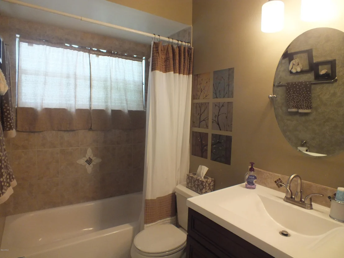 Photo of 880 Yorktowne Drive