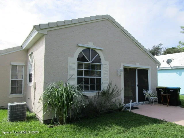 Photo of 810 Wateroak Drive NE