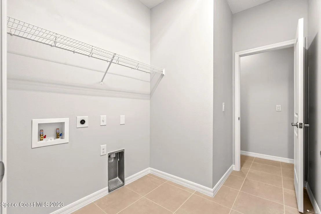 Photo of 8100 Lucent Court