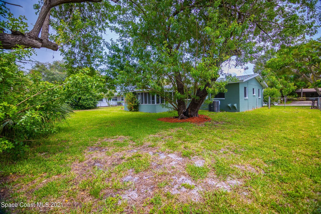 Photo of 2455 Lakeview Drive