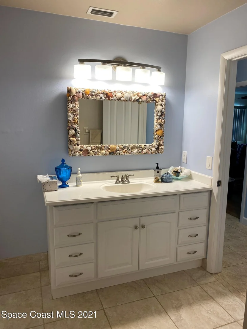 Photo of 445 Hamlin Avenue