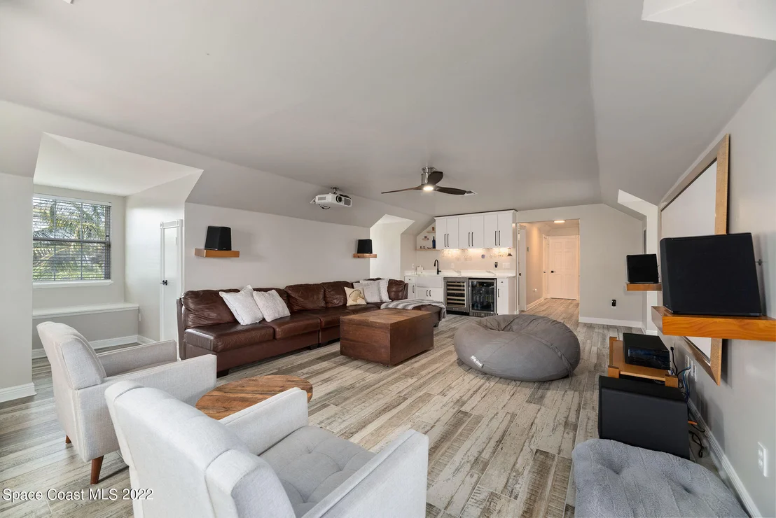 Photo of 416 Riverview Lane