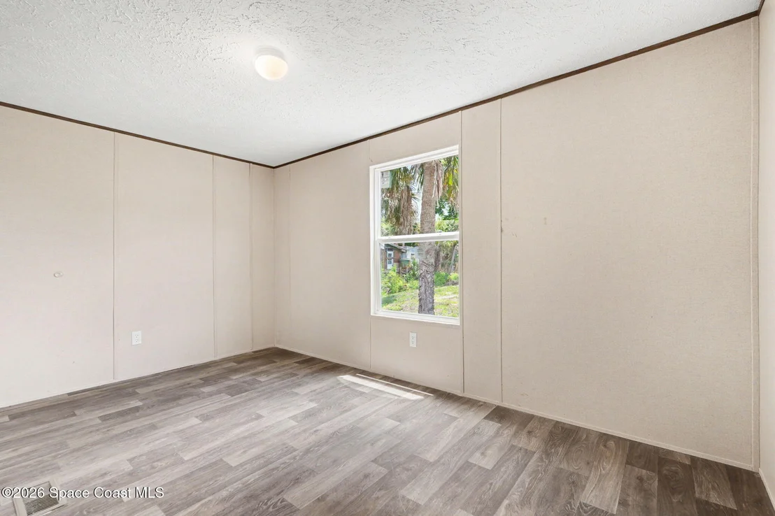Photo of 2075 Parrish Road