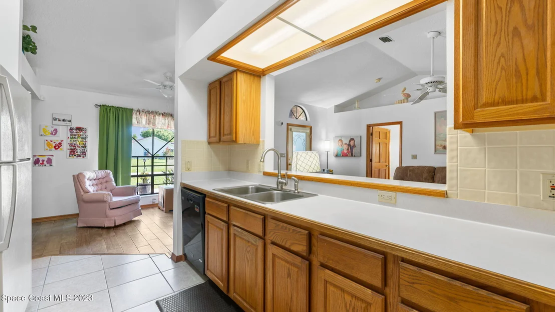 Photo of 1382 Buffing Circle SE