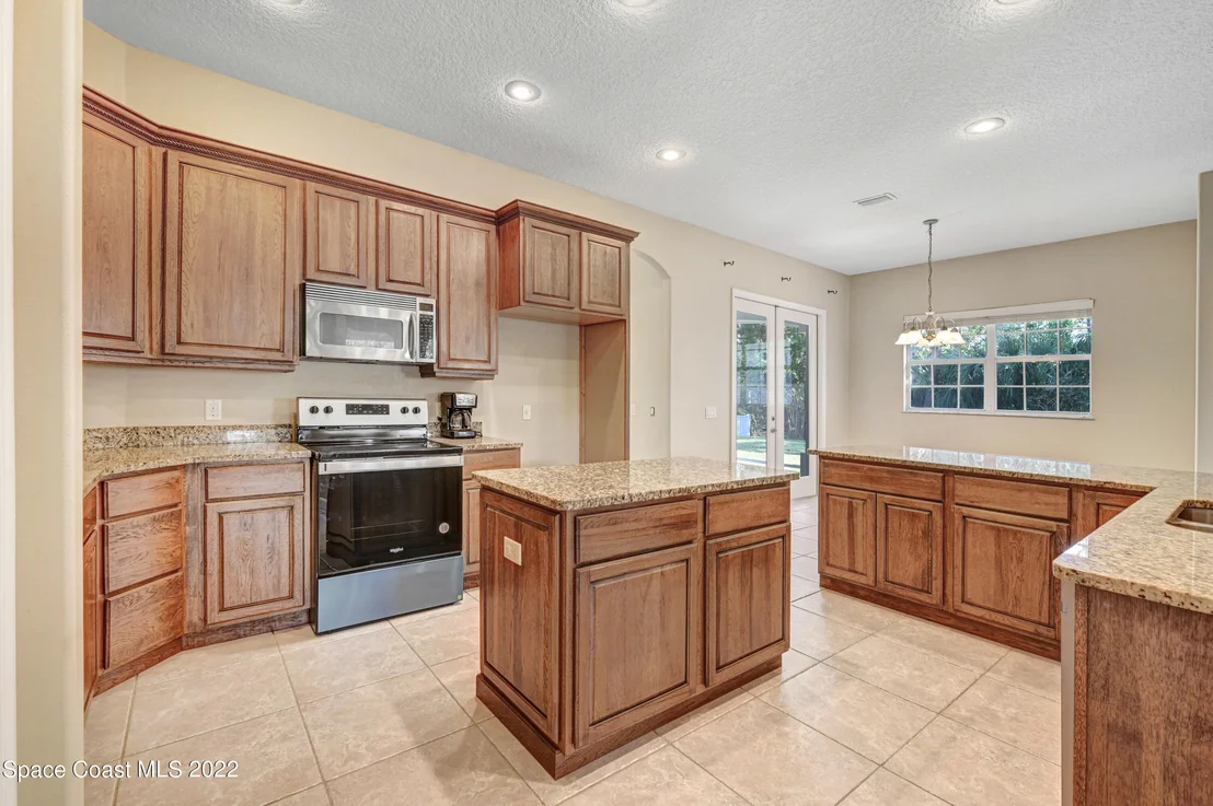 Photo of 2185 SE Windbrook Drive SE