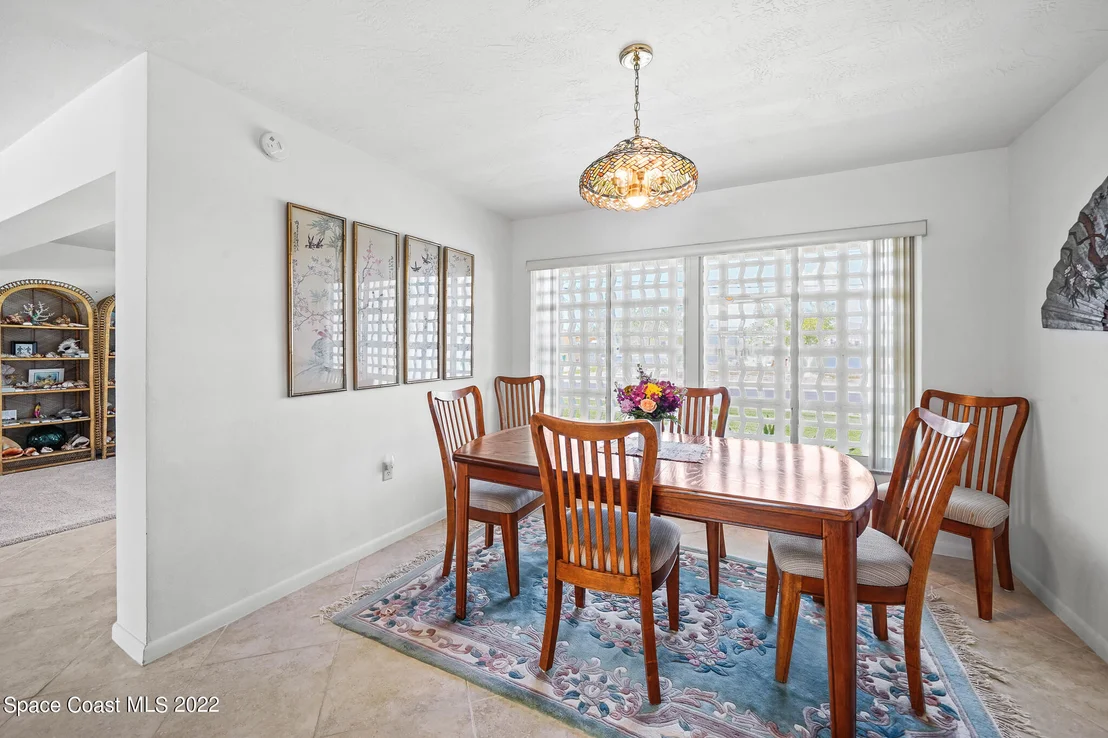 Photo of 453 Cardinal Drive