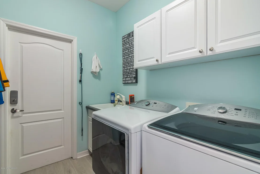 Photo of 5845 Newbury Circle
