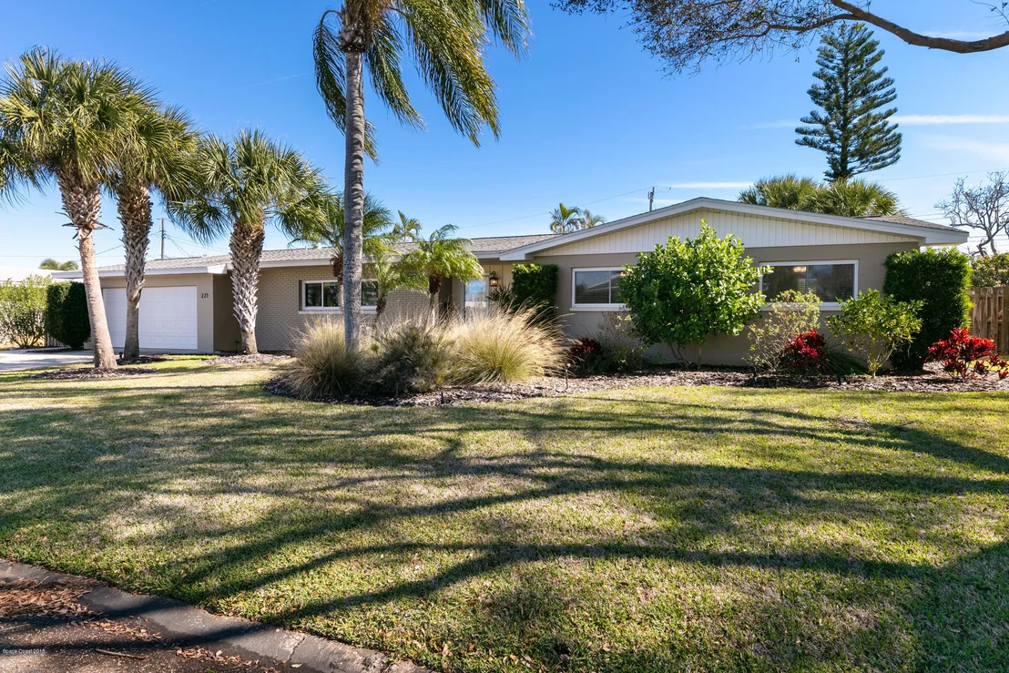 Photo of 225 Pineapple Street