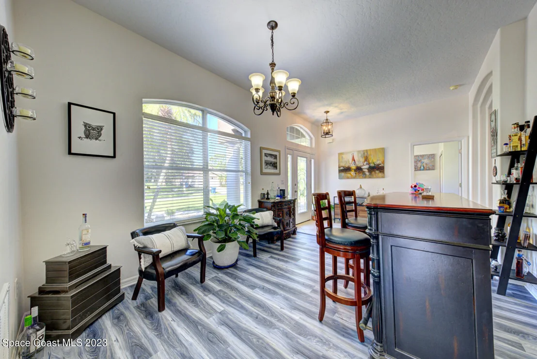 Photo of 1061 Meadowbrook Road NE