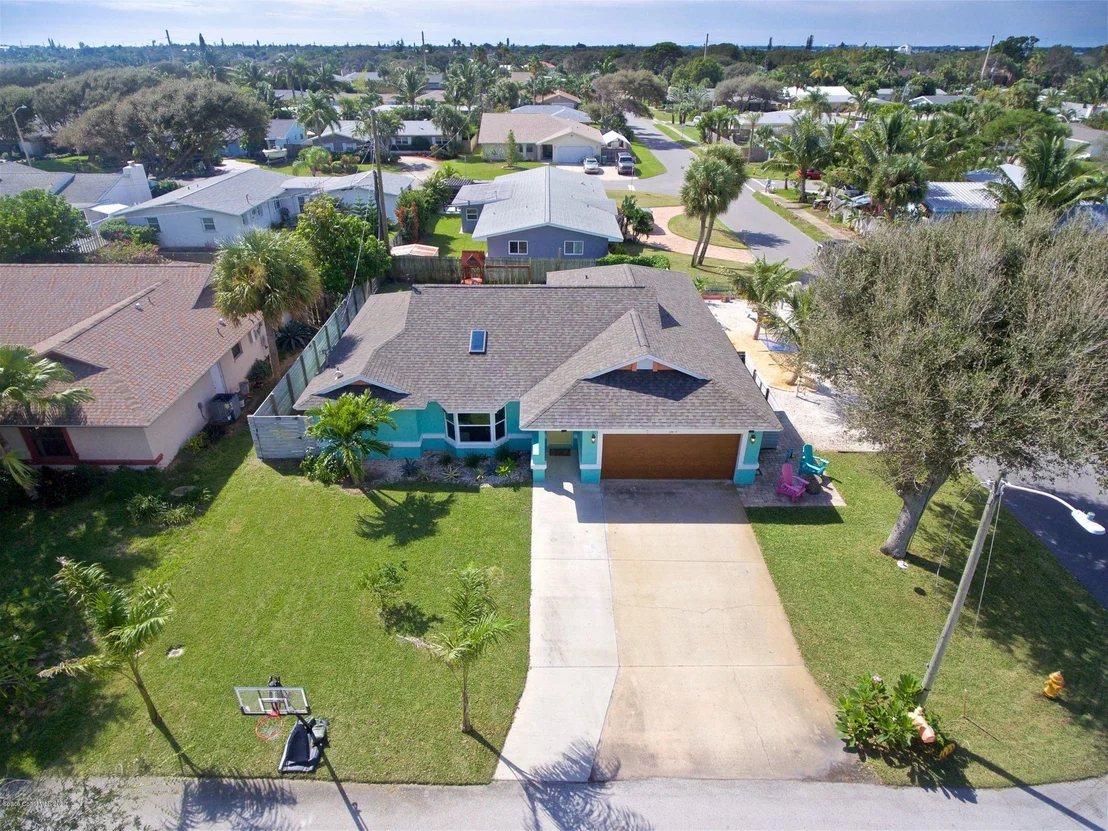 Photo of 229 Chalet Avenue