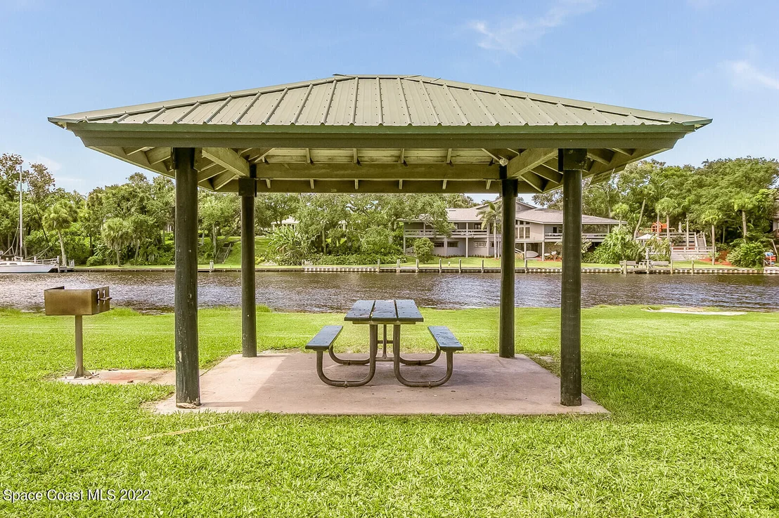Photo of 505 Coral Drive