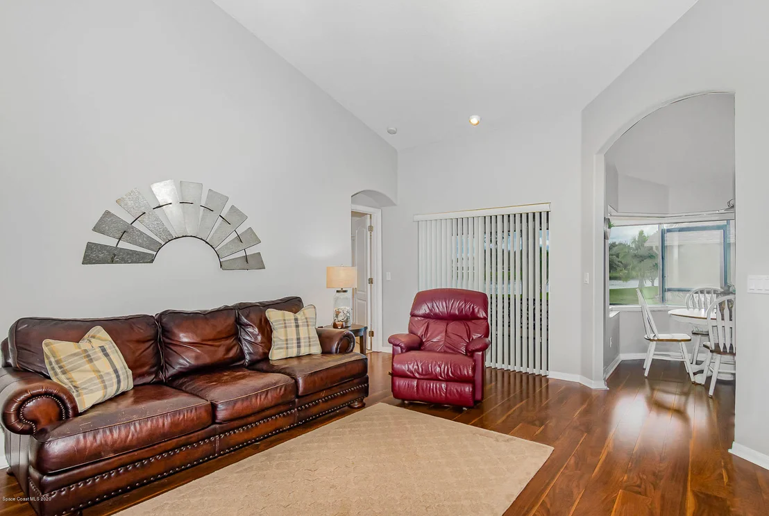 Photo of 1184 Meadow Lake Road