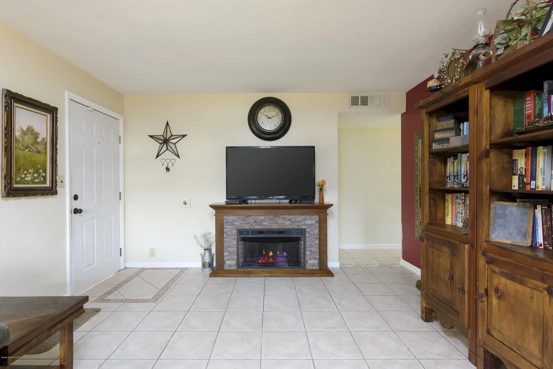 Photo of 570 Teak Drive