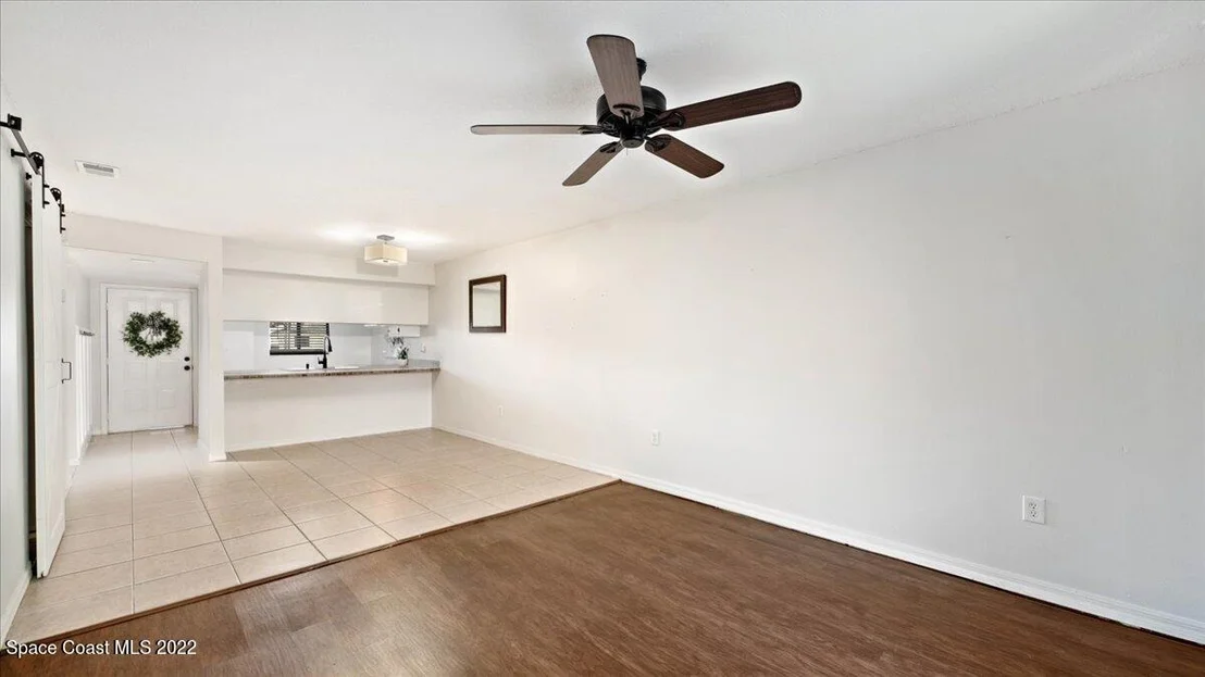 Photo of Unit 215 at 1720 Murrell Road