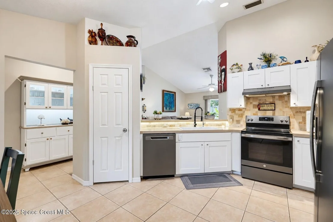 Photo of 6385 4th Place