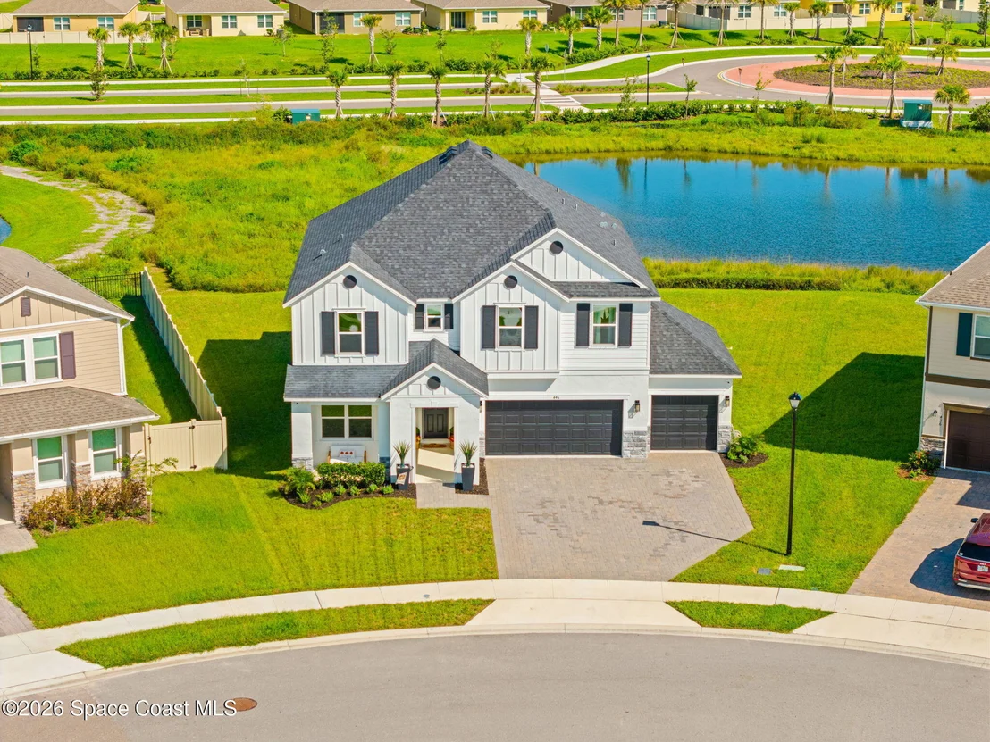 Photo of 446 Glaspell Circle SE