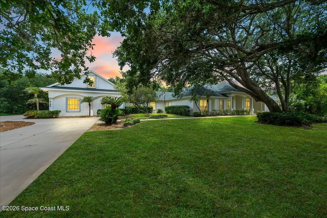 Photo of 4389 Ligustrum Drive