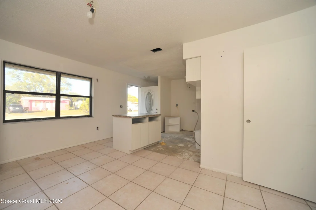 Photo of 3250 Ideal Avenue NE